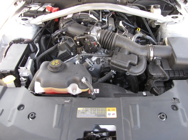 Ford Mustang - 3.7 liter V6