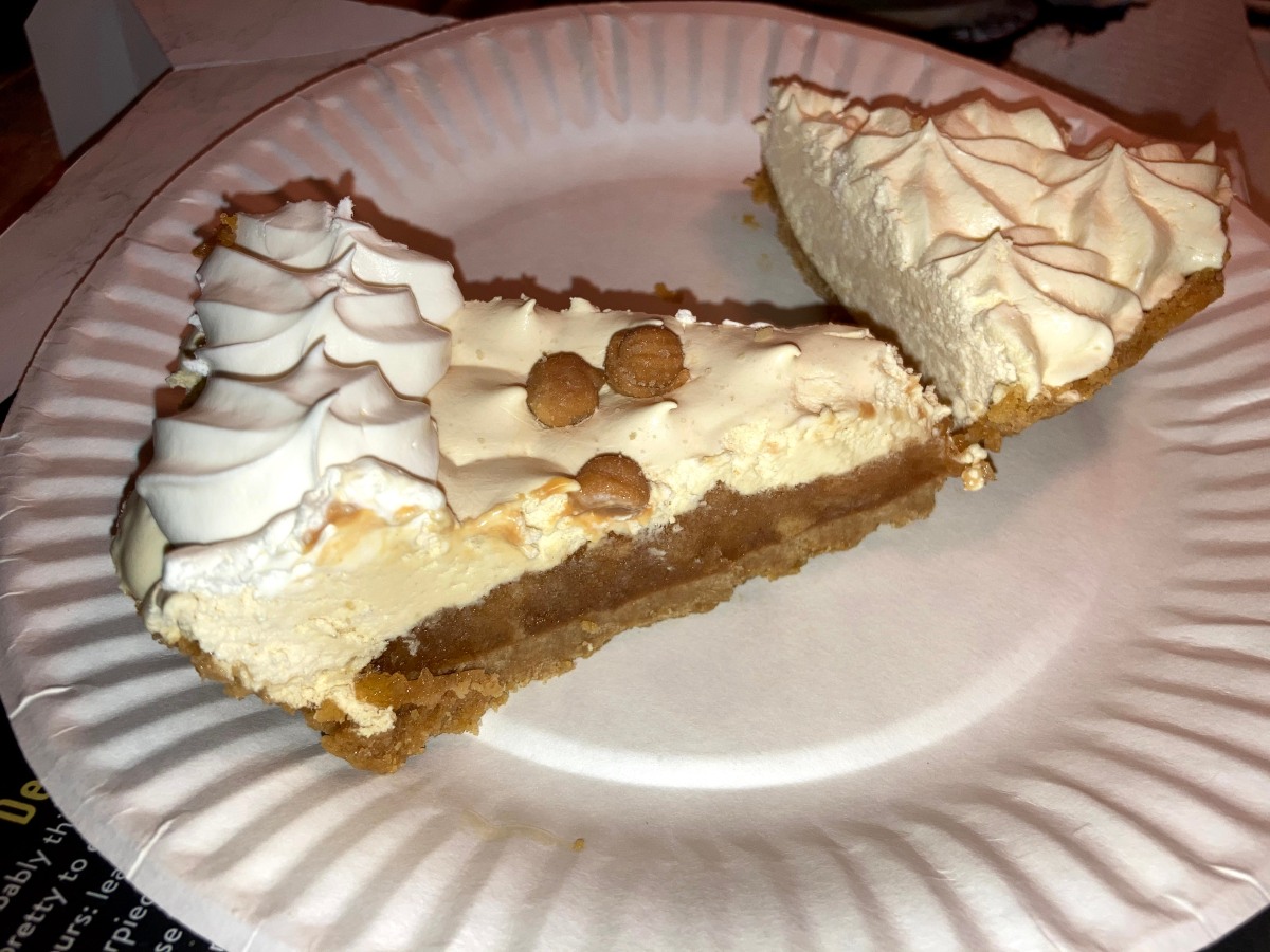 Edwards Apple Caramel Pie Vs Edwards Cheesecake Pie – A Super Bowl Sunday Food Review! – Consumer and Car Exam + Consumer and Car Reviews #SuperBowl #Chiefs #Buccaneers #football #NFL #Sunday #EdwardsPies
