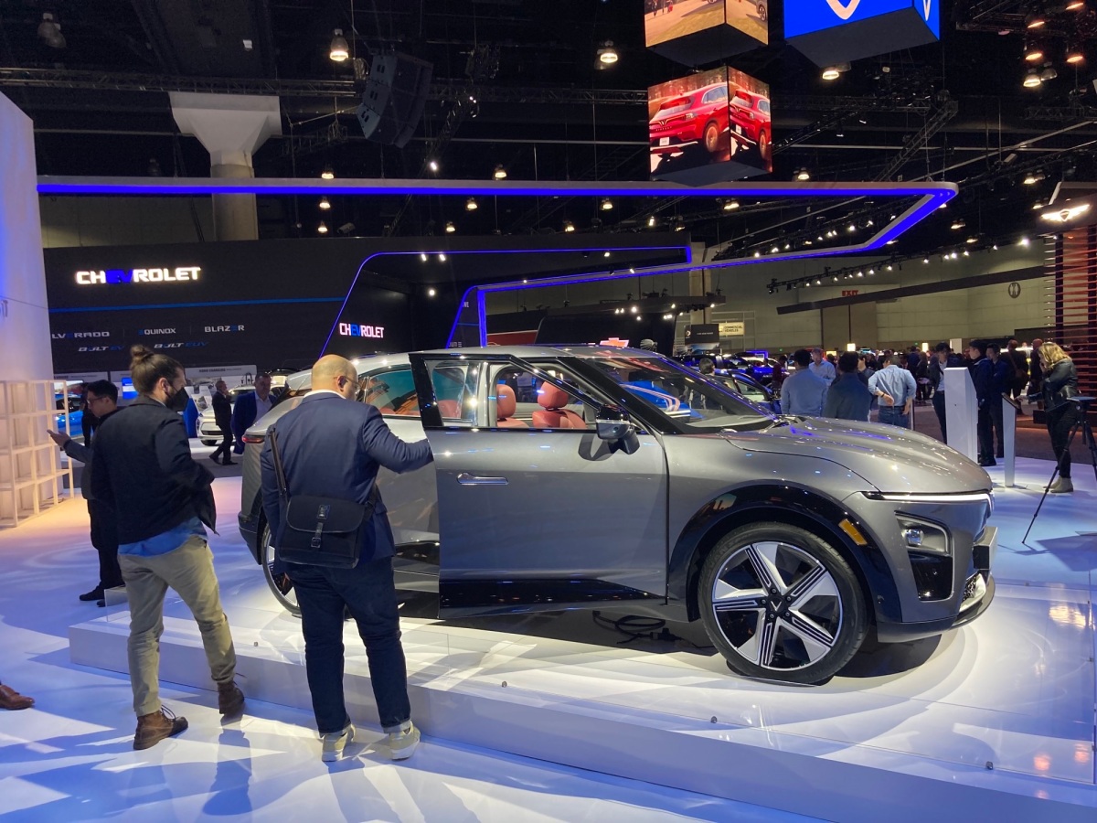L.A. Auto Show Snippet: Merry Christmas and Happy Holidays From Consumer And Car Exam Reviews